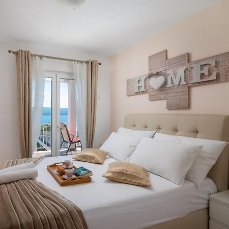 Luxury Seafront Villa With Heated Pool, Jacuzzi, Sea View, 150 M From Beach Stanici Ngoại thất bức ảnh