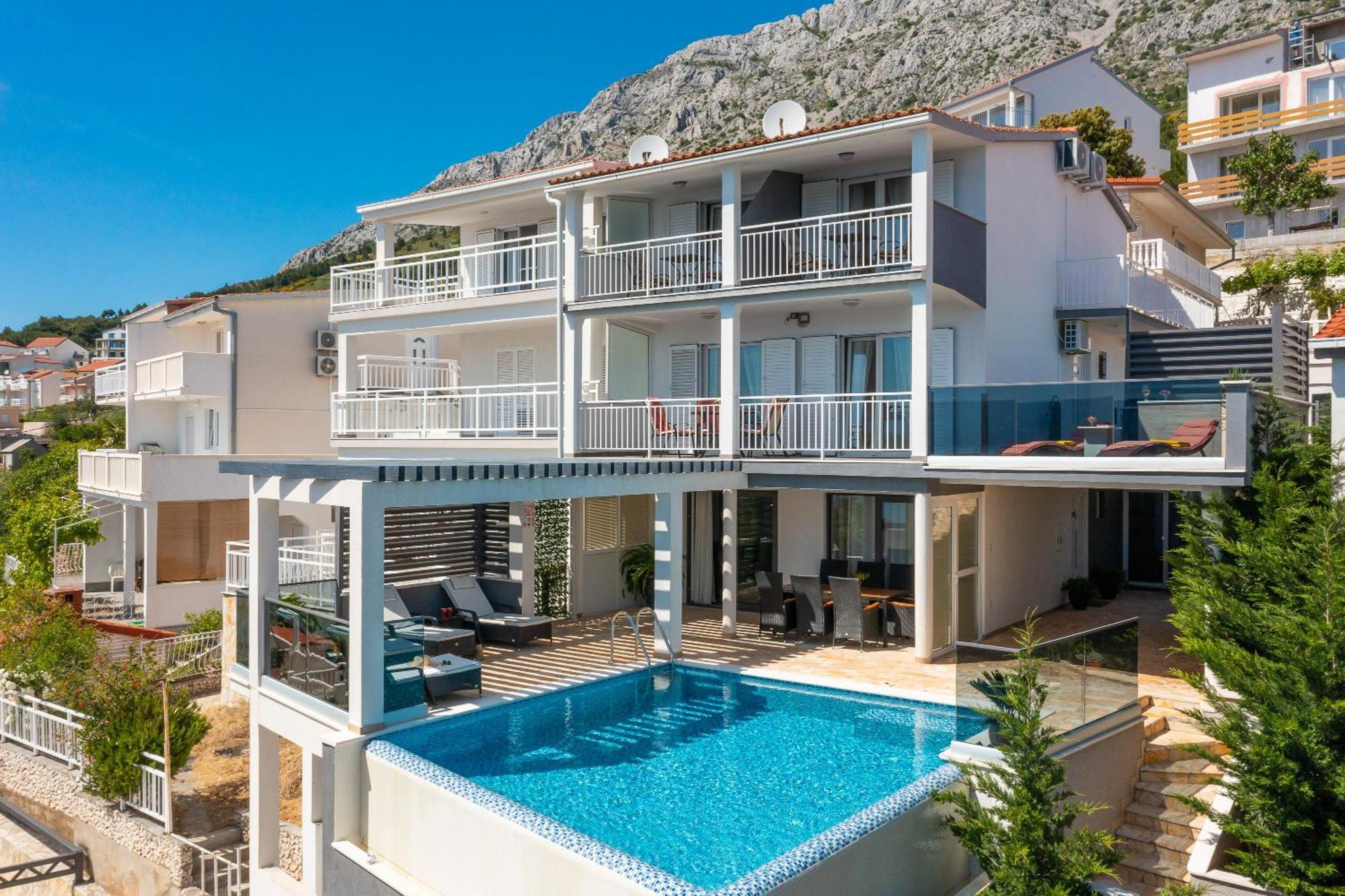 Luxury Seafront Villa With Heated Pool, Jacuzzi, Sea View, 150 M From Beach Stanici Ngoại thất bức ảnh