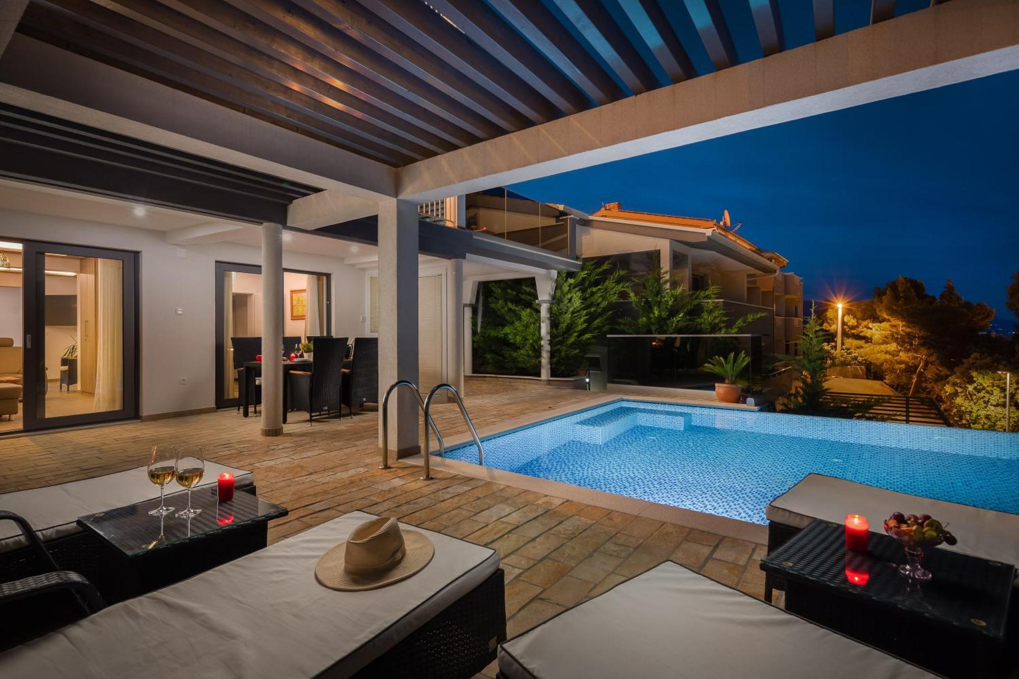 Luxury Seafront Villa With Heated Pool, Jacuzzi, Sea View, 150 M From Beach Stanici Ngoại thất bức ảnh